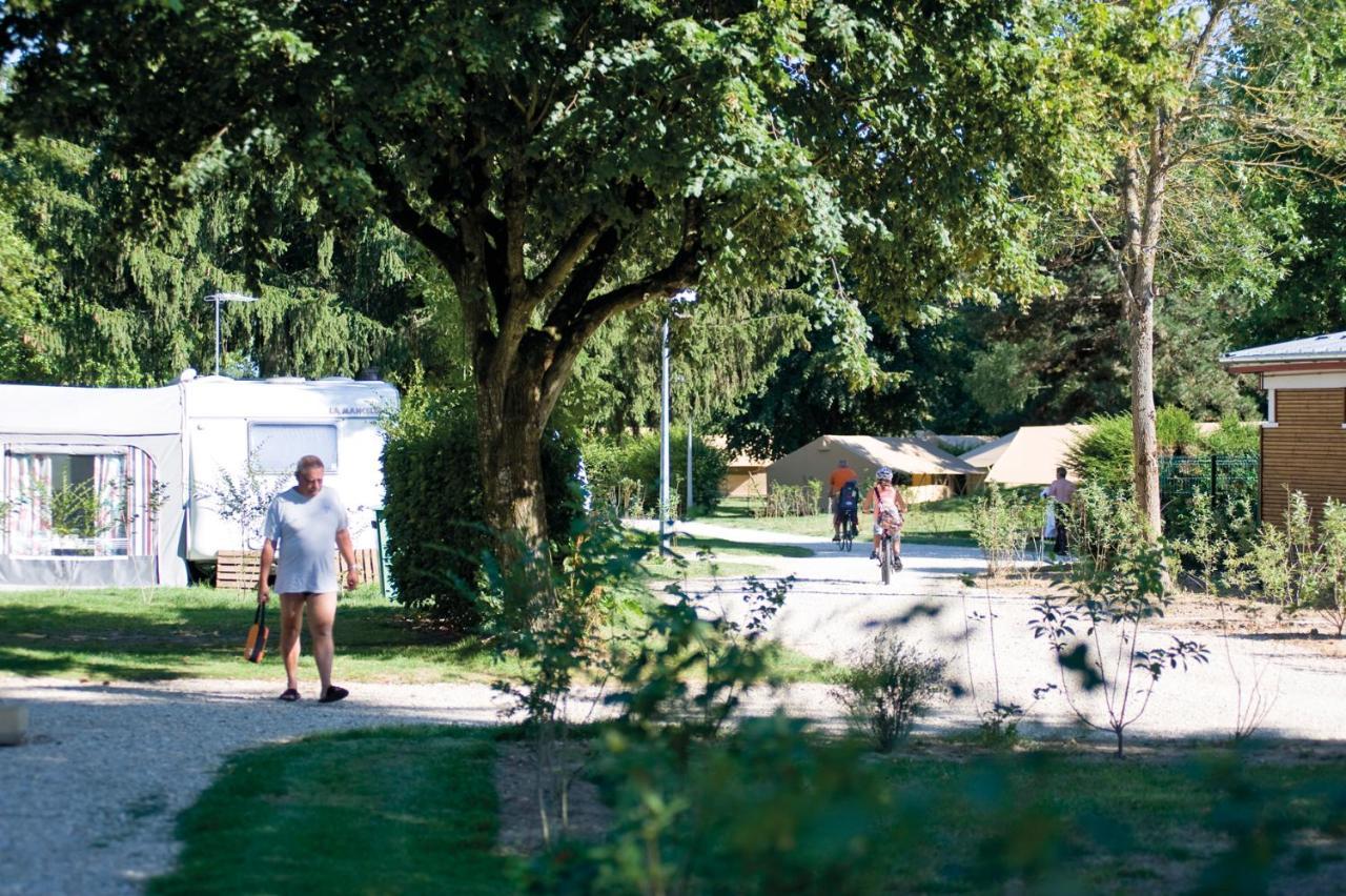Camping Le Nid Du Parc Villars-les-Dombes Eksteriør bilde