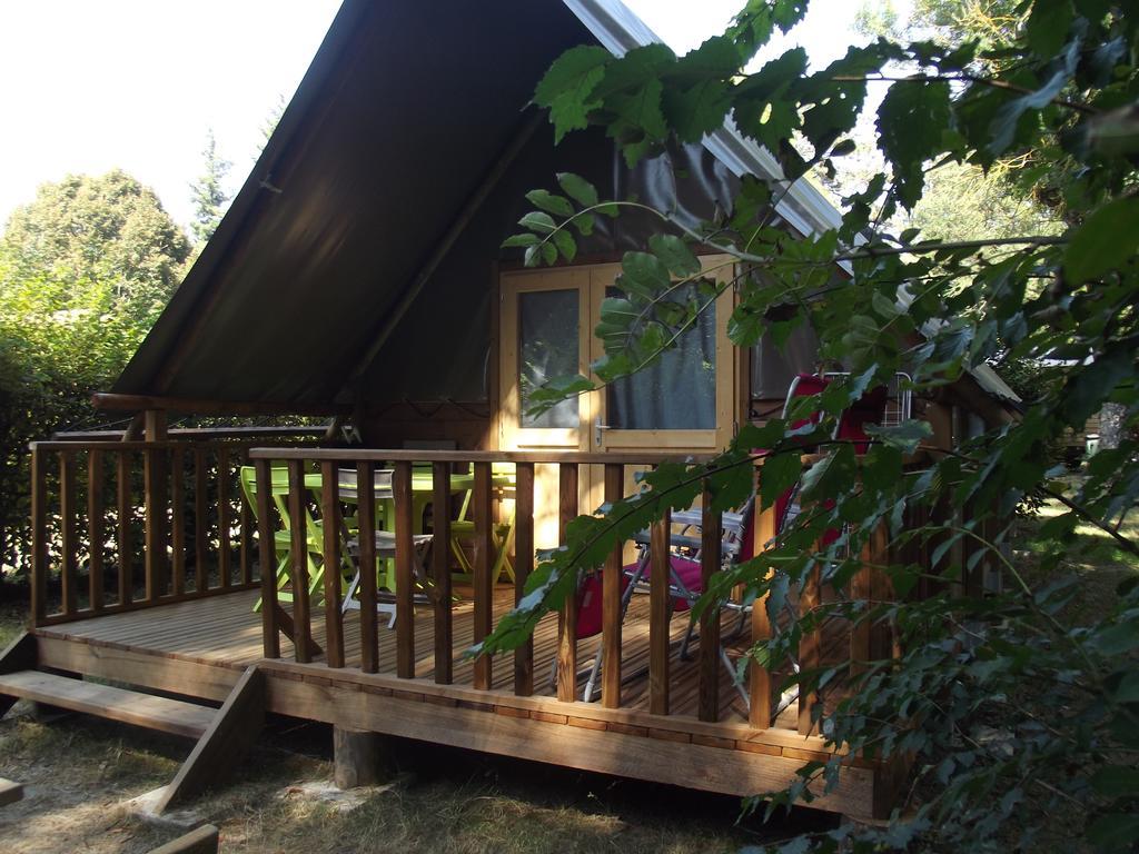 Camping Le Nid Du Parc Villars-les-Dombes Eksteriør bilde