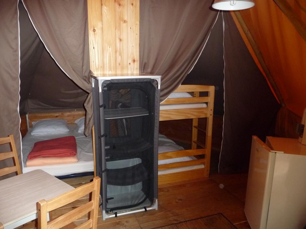 Camping Le Nid Du Parc Villars-les-Dombes Eksteriør bilde